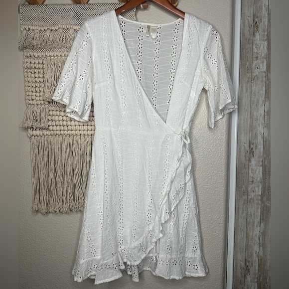 Japna Dresses & Skirts - Japna White Eyelet Wrap Dress